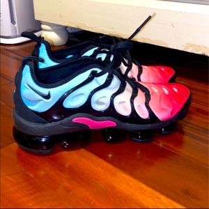 Women Nike Vapormax Plus Size 8 ✨